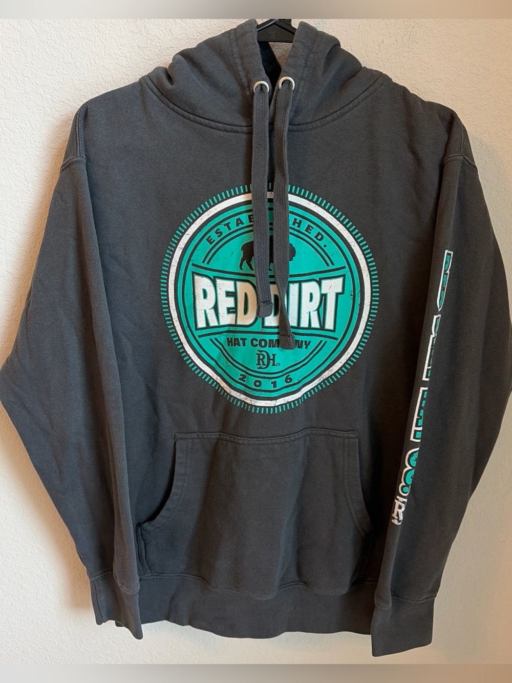 Red Dirt Hat Company Hoodie Mens S Gray Graphic Pullover Western Cowboy